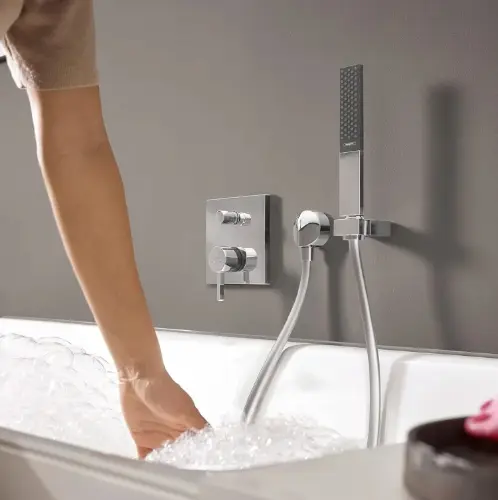 Hansgrohe Finoris mešač sa prebacivačem HROM 76415000